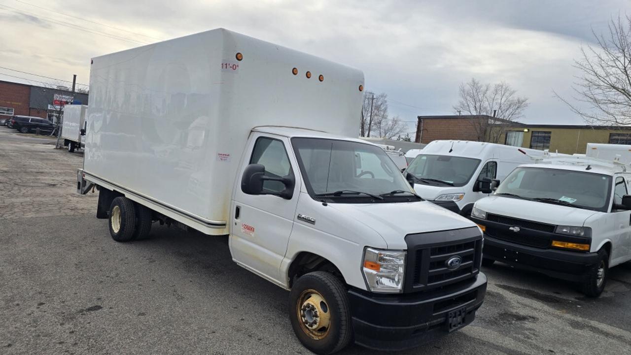 2022 Ford E-450 E-450 - 16Ft Box - Dhollandia Lift Gate - V8 Gasol Photo