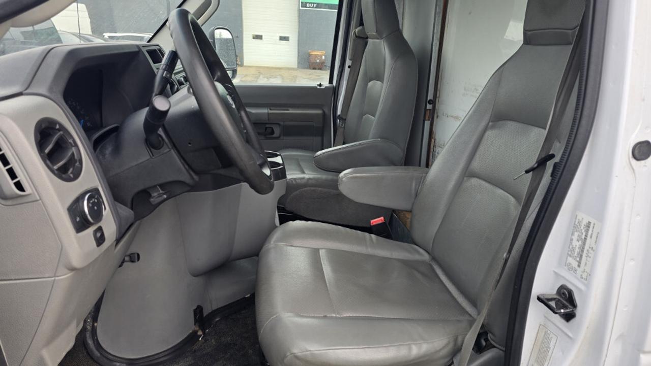 2022 Ford E-450 E-450 - 16Ft Box - Dhollandia Lift Gate - V8 Gasol Photo