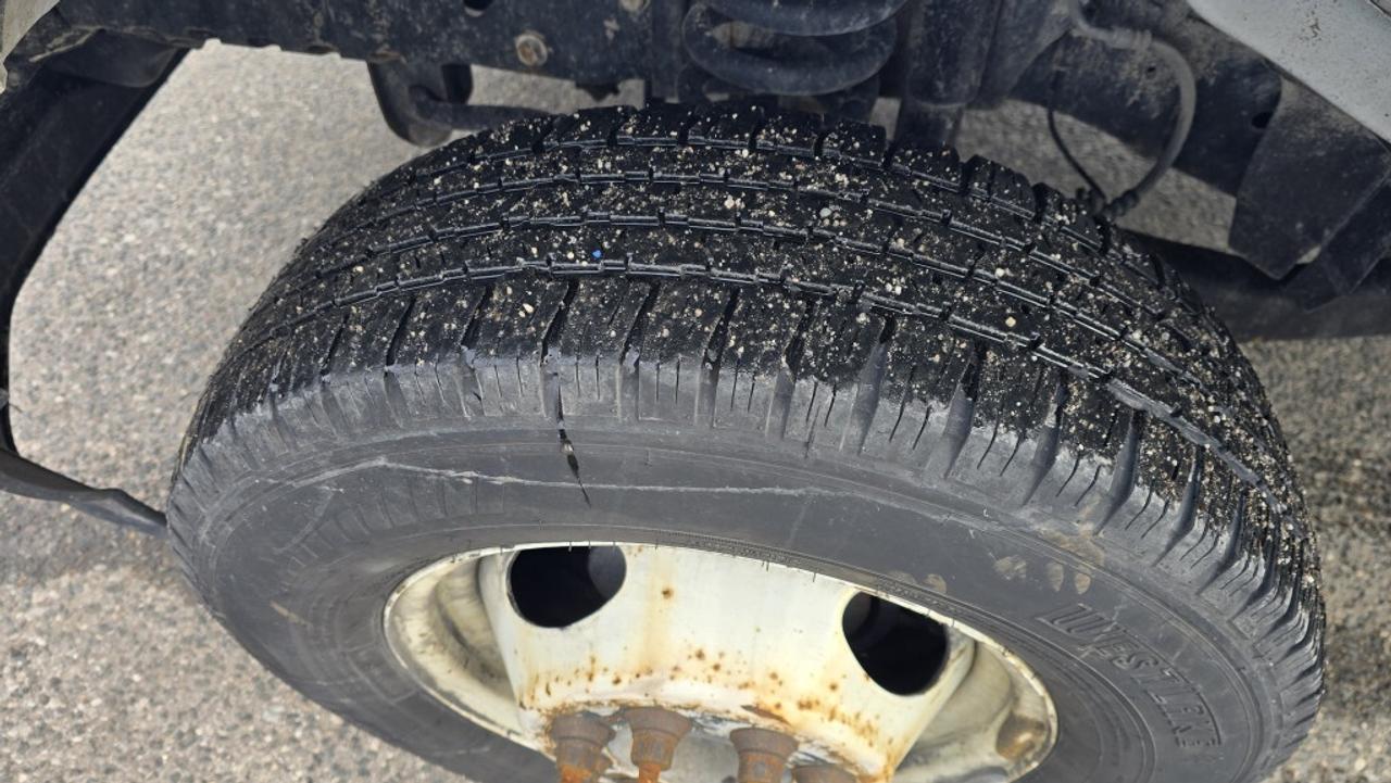 2022 Ford E-450 E-450 - 16Ft Box - Dhollandia Lift Gate - V8 Gasol Photo