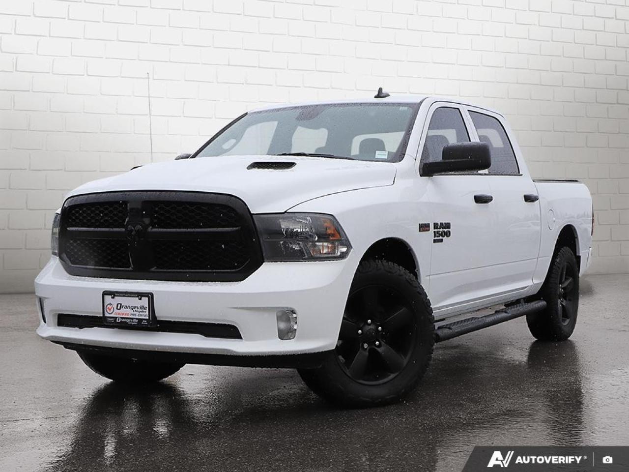 2022 RAM 1500 Classic EXPRESS 4X4 CREW CAB 5'7" BOX Photo0