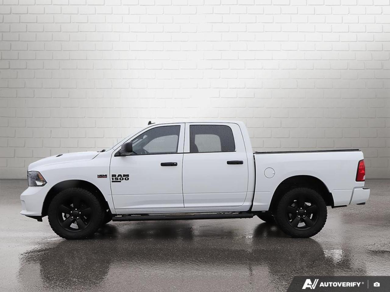 2022 RAM 1500 Classic EXPRESS 4X4 CREW CAB 5'7" BOX Photo