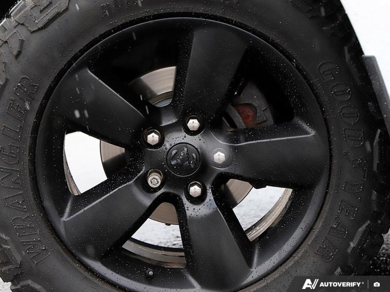 2022 RAM 1500 Classic EXPRESS 4X4 CREW CAB 5'7" BOX Photo