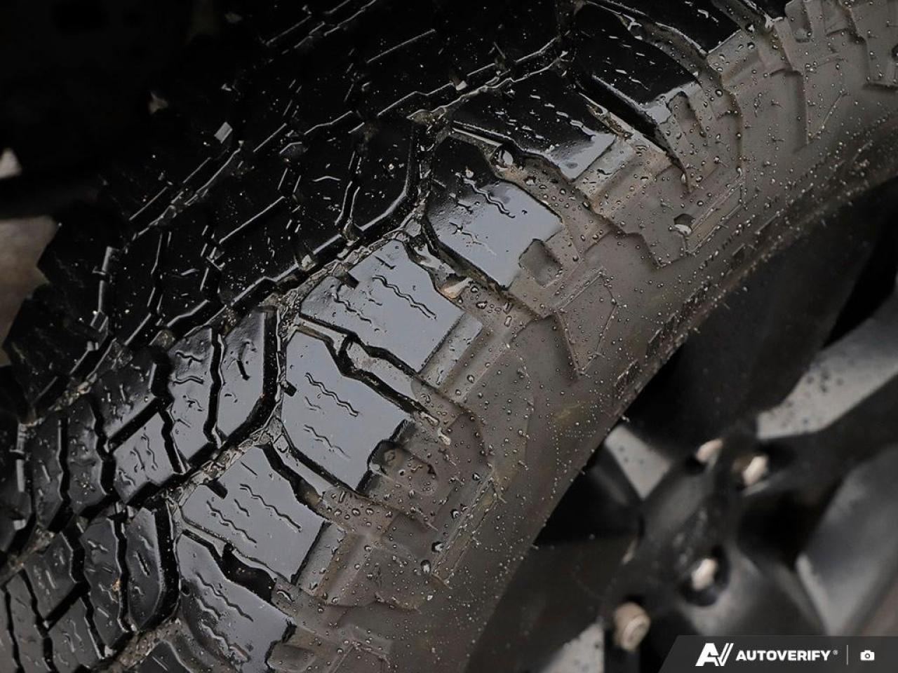 2022 RAM 1500 Classic EXPRESS 4X4 CREW CAB 5'7" BOX Photo