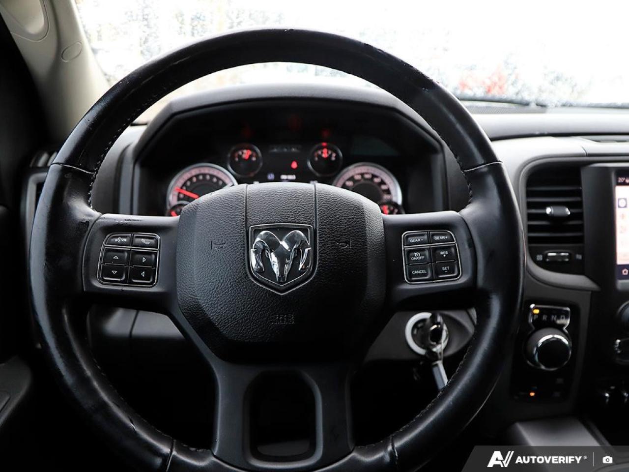 2022 RAM 1500 Classic EXPRESS 4X4 CREW CAB 5'7" BOX Photo