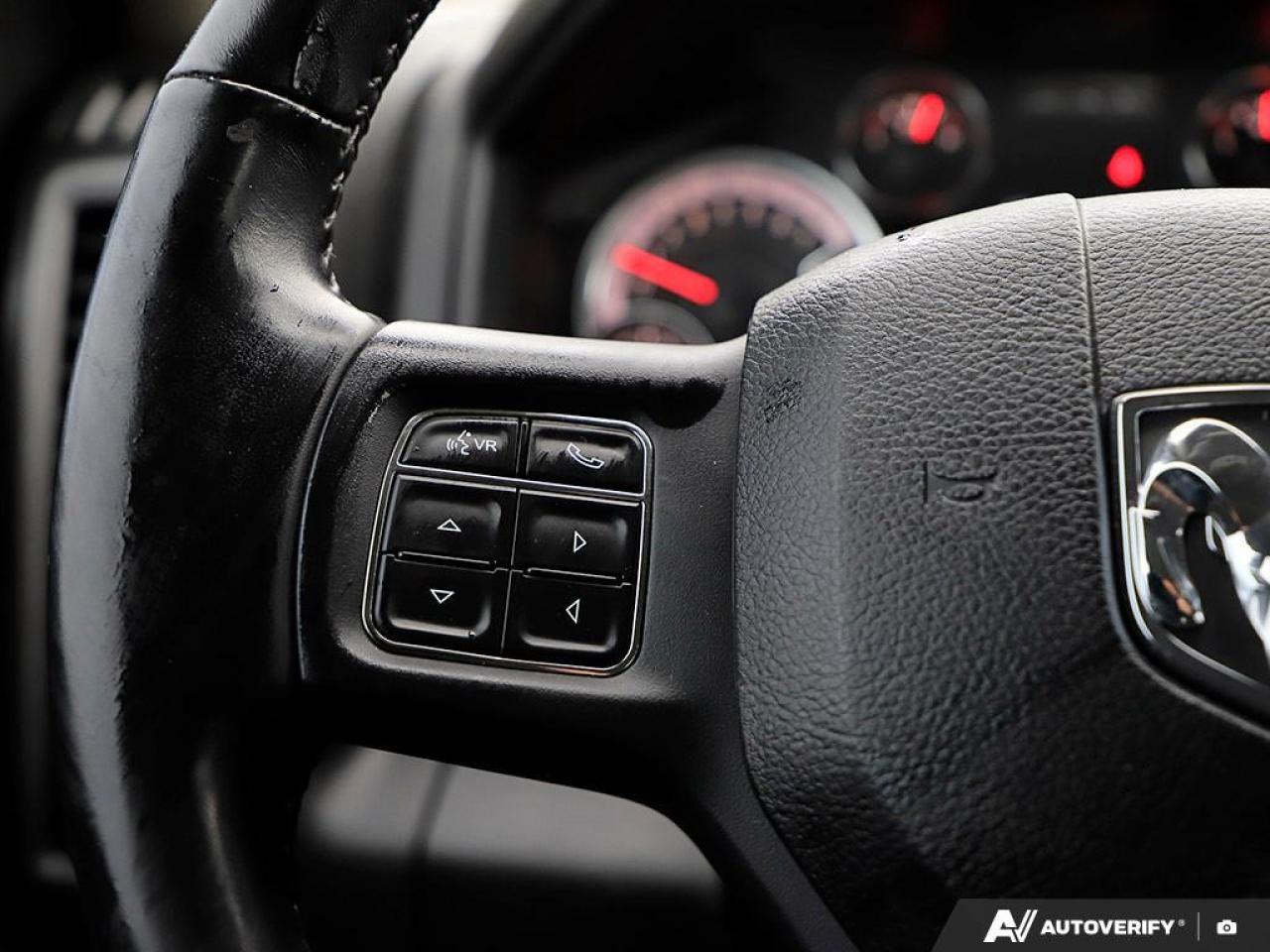 2022 RAM 1500 Classic EXPRESS 4X4 CREW CAB 5'7" BOX Photo