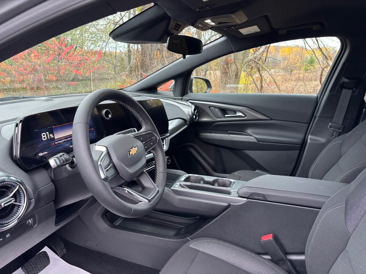 2026 Chevrolet Equinox EV 4dr LT Photo3