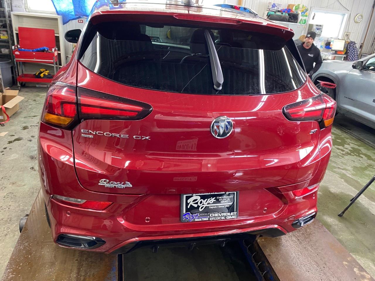 2020 Buick Encore GX Select AWD Photo2