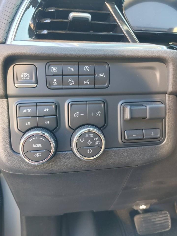 2026 Chevrolet Tahoe 4WD 4dr High Country Photo
