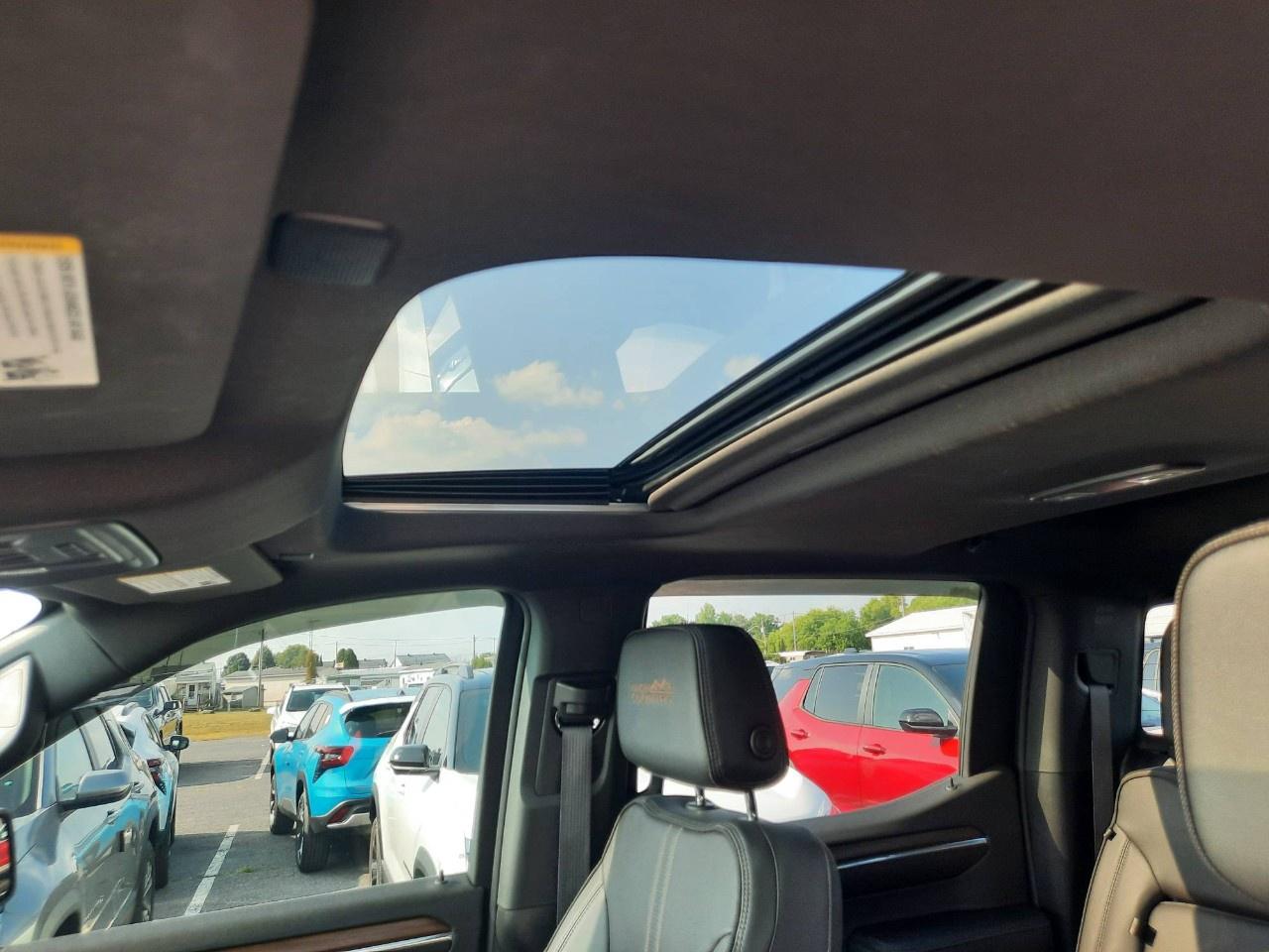 2024 Chevrolet Silverado 1500 Crew Cab Short Box 4-Wheel Drive High Country Photo