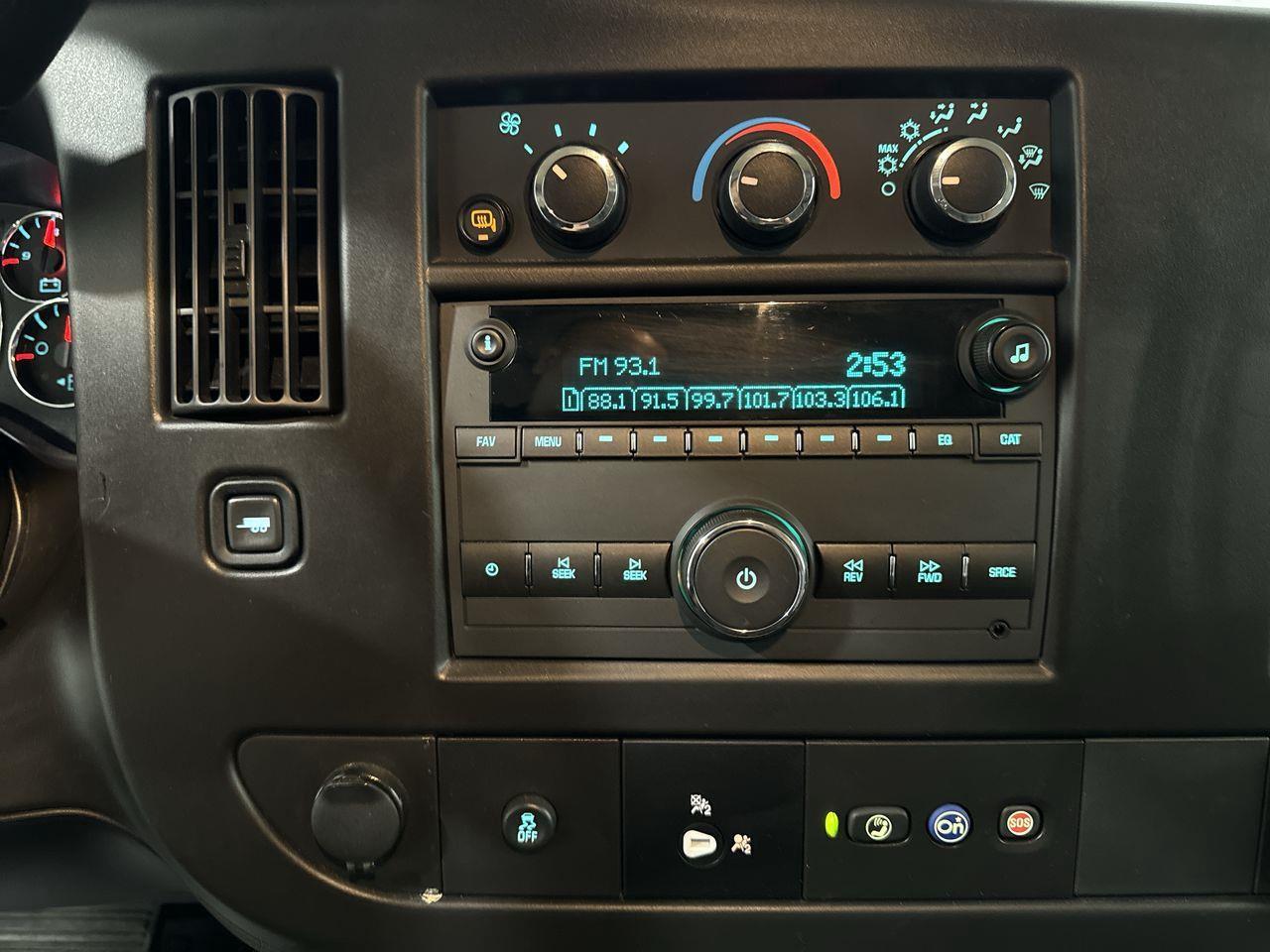 2023 GMC Savana 2500 Work Van Rear-Wheel Drive Extended Cargo Van Photo