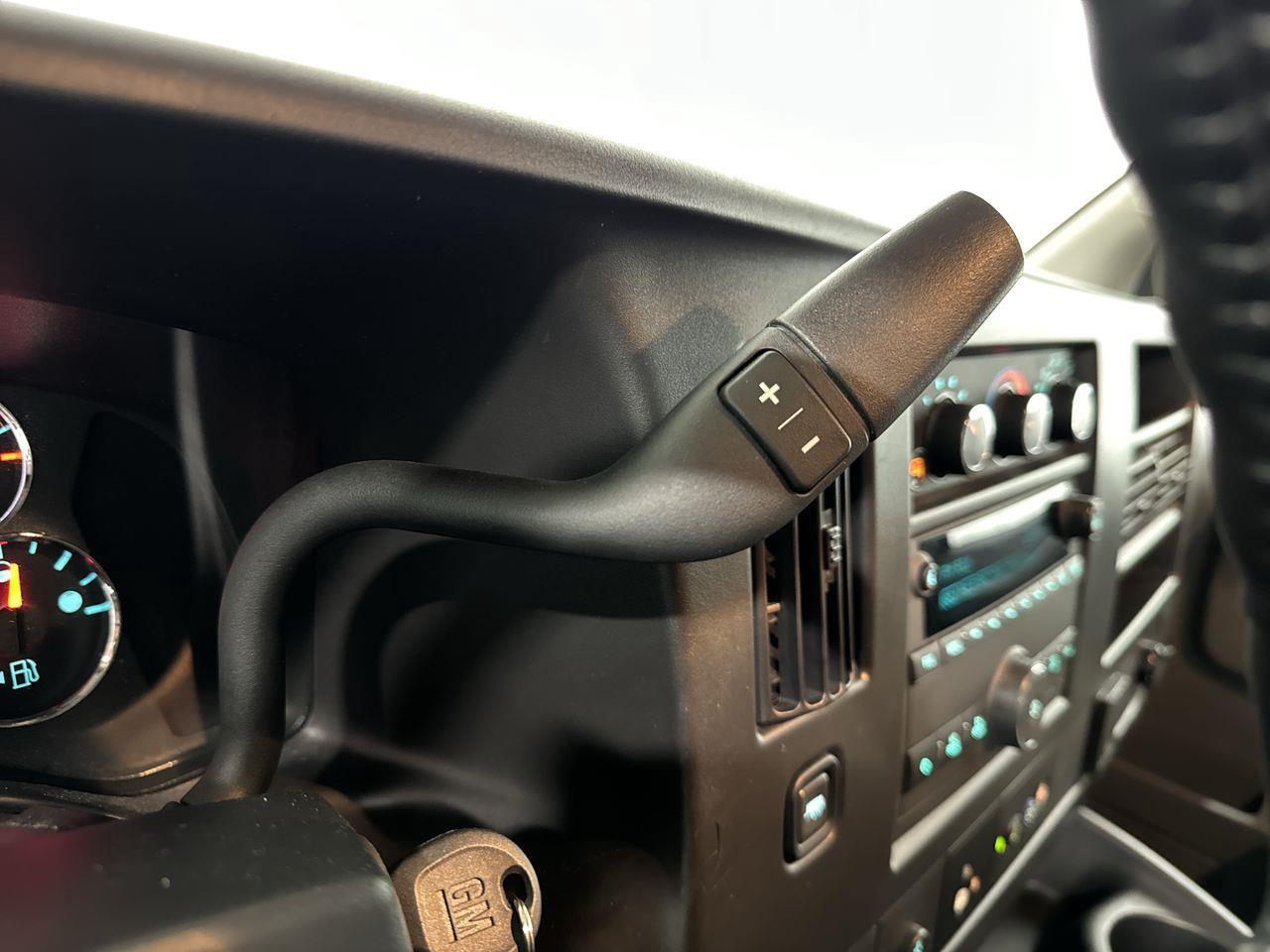 2023 GMC Savana 2500 Work Van Rear-Wheel Drive Extended Cargo Van Photo