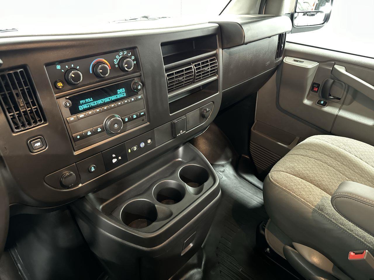 2023 GMC Savana 2500 Work Van Rear-Wheel Drive Extended Cargo Van Photo