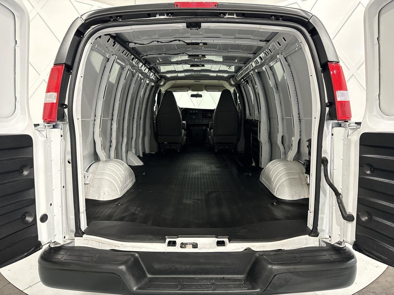 2023 GMC Savana 2500 Work Van Rear-Wheel Drive Extended Cargo Van Photo