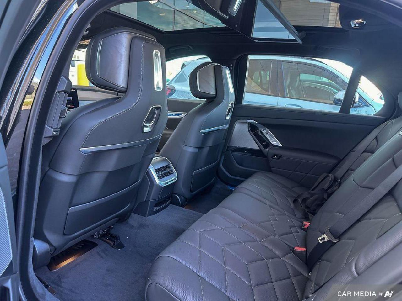 2025 BMW i7 xDrive60 4dr All-Wheel Drive Sedan Photo