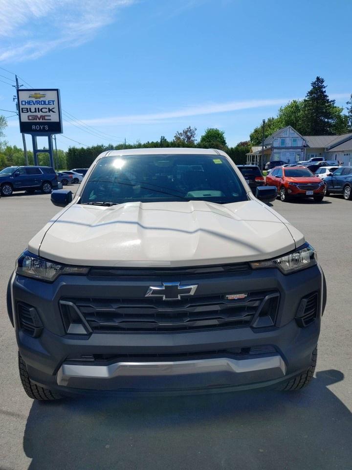 2026 Chevrolet Colorado Crew Cab Short Box 4-Wheel Drive Trail Boss Photo2