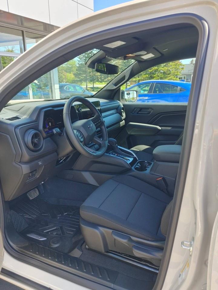 2026 Chevrolet Colorado Crew Cab Short Box 4-Wheel Drive Trail Boss Photo