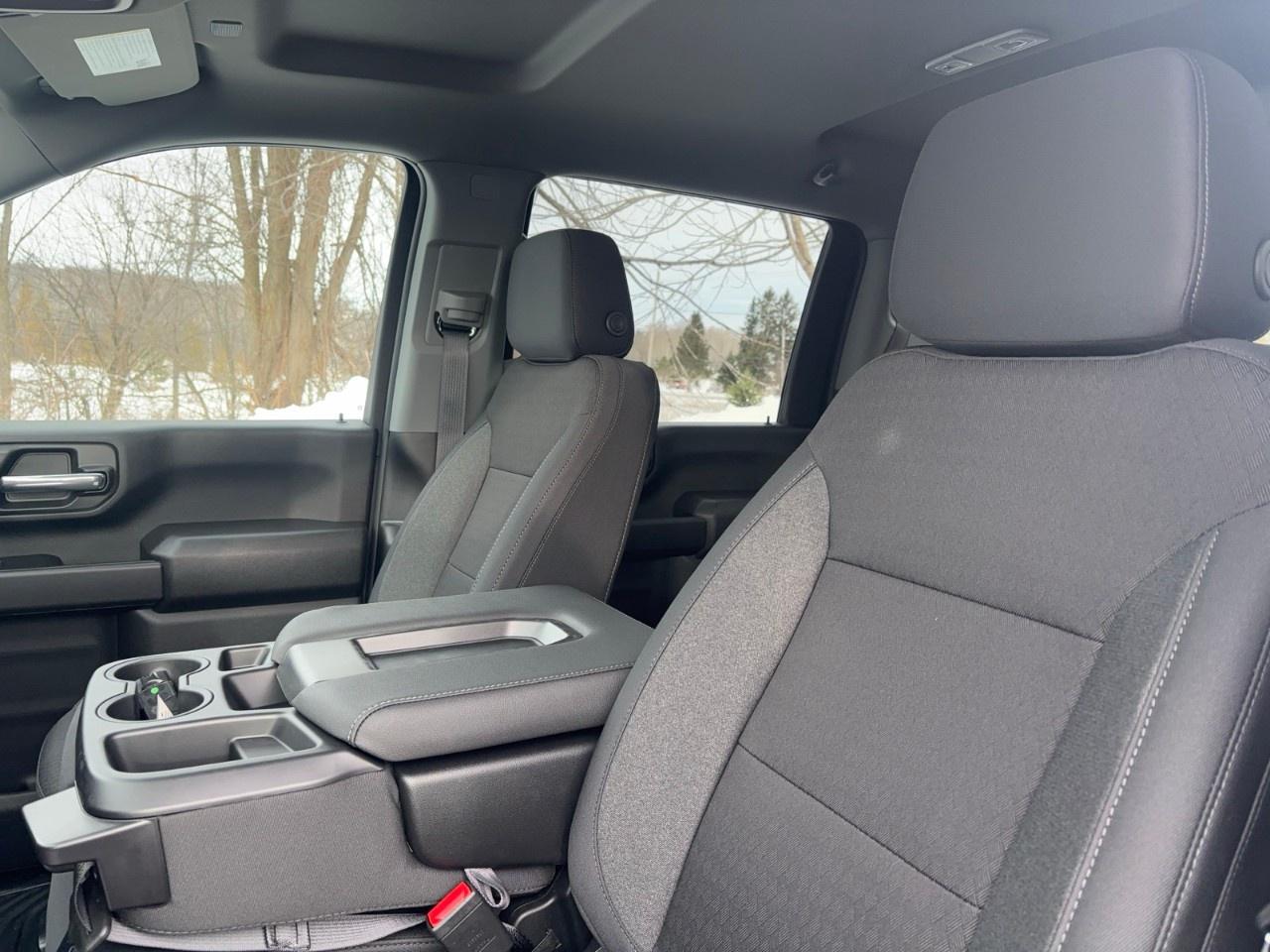 2026 Chevrolet SILVERADO 2500HD 4WD Crew Cab Standard Box Custom Photo