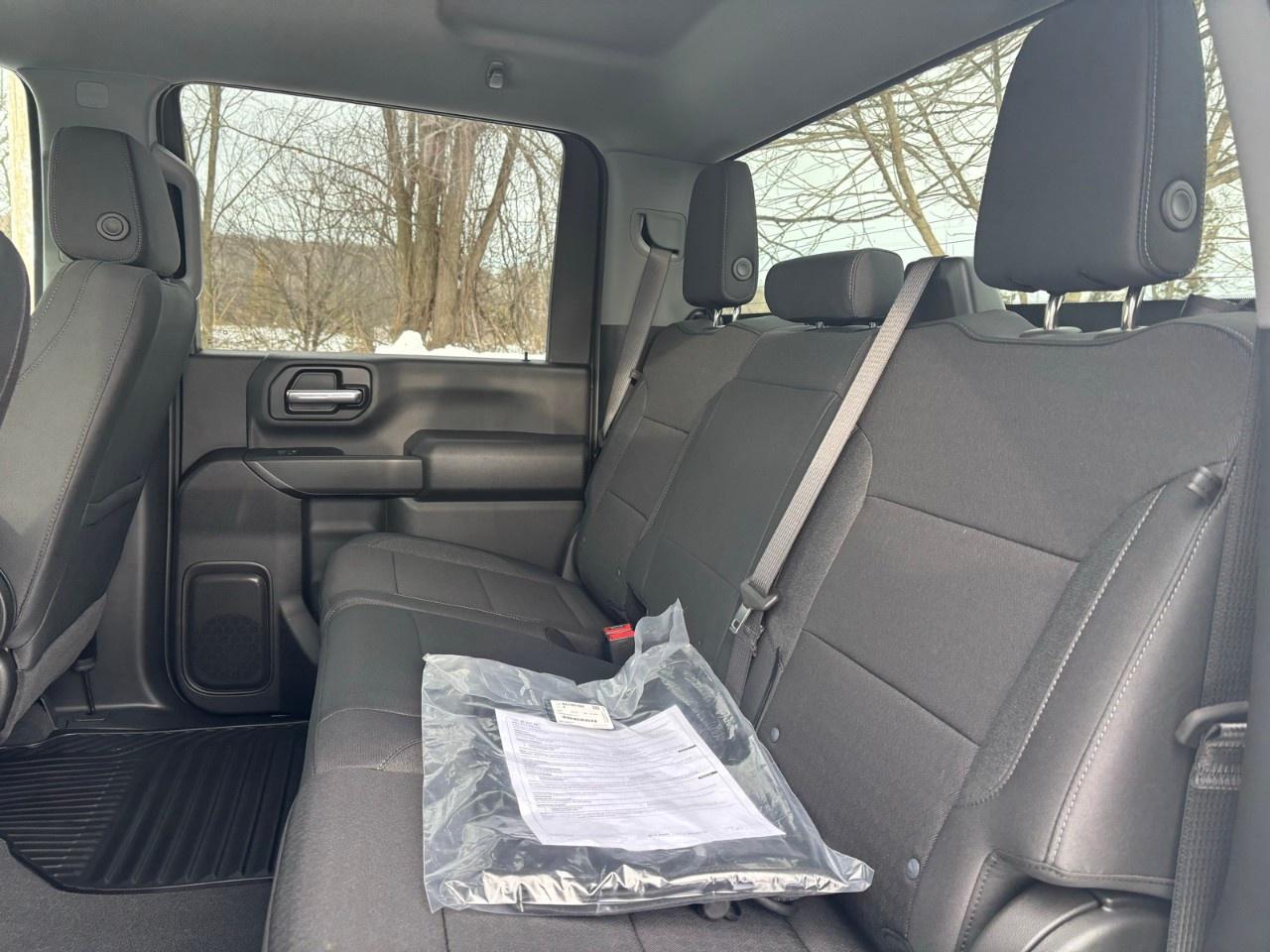 2026 Chevrolet SILVERADO 2500HD 4WD Crew Cab Standard Box Custom Photo