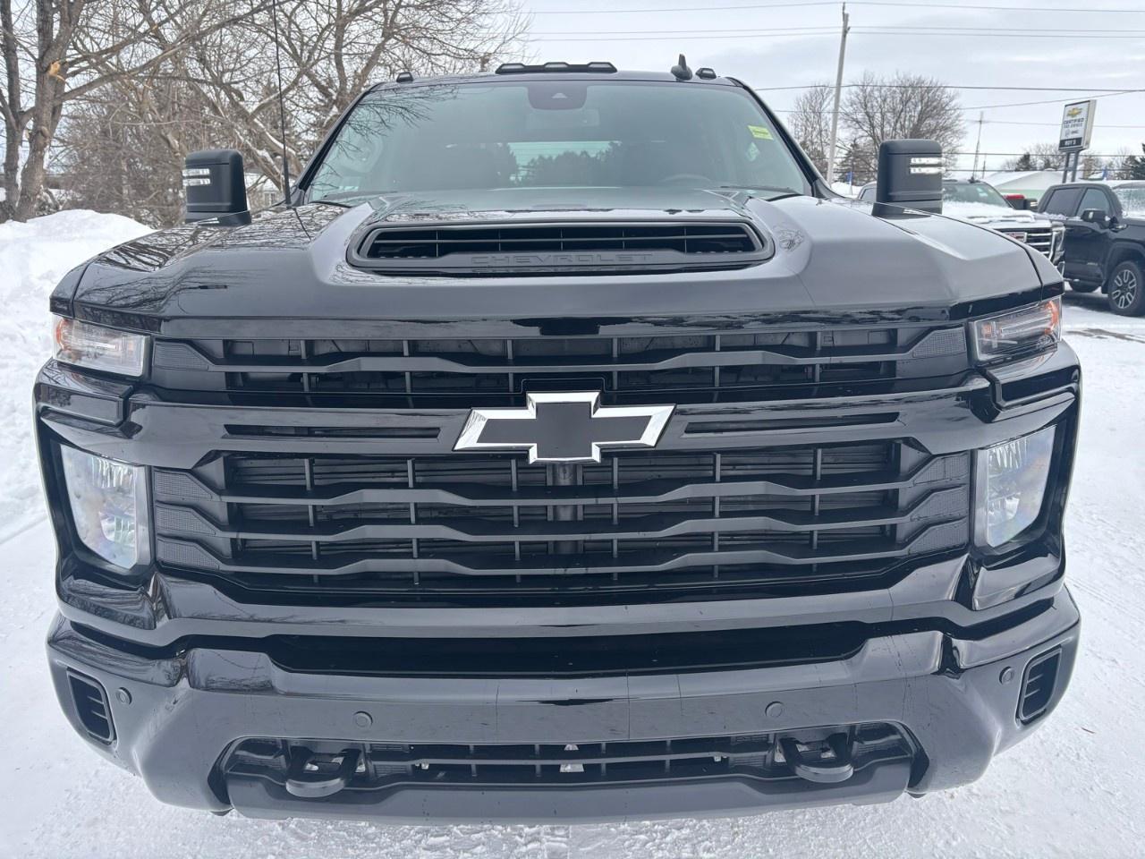 2026 Chevrolet SILVERADO 2500HD 4WD Crew Cab Standard Box Custom Photo
