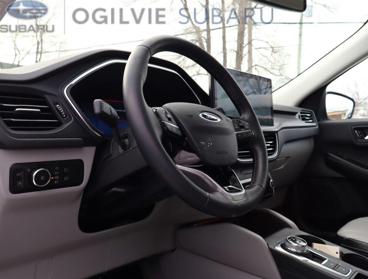 2025 Ford Escape PHEV 4dr Front-Wheel Drive Photo