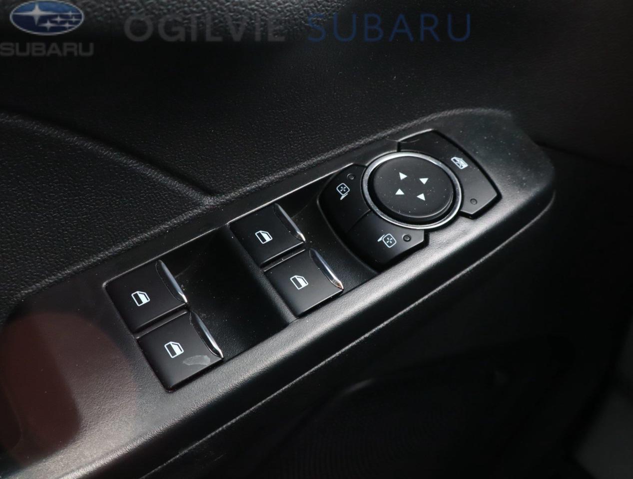 2025 Ford Escape PHEV 4dr Front-Wheel Drive Photo