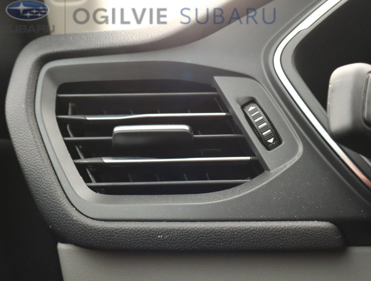 2025 Ford Escape PHEV 4dr Front-Wheel Drive Photo