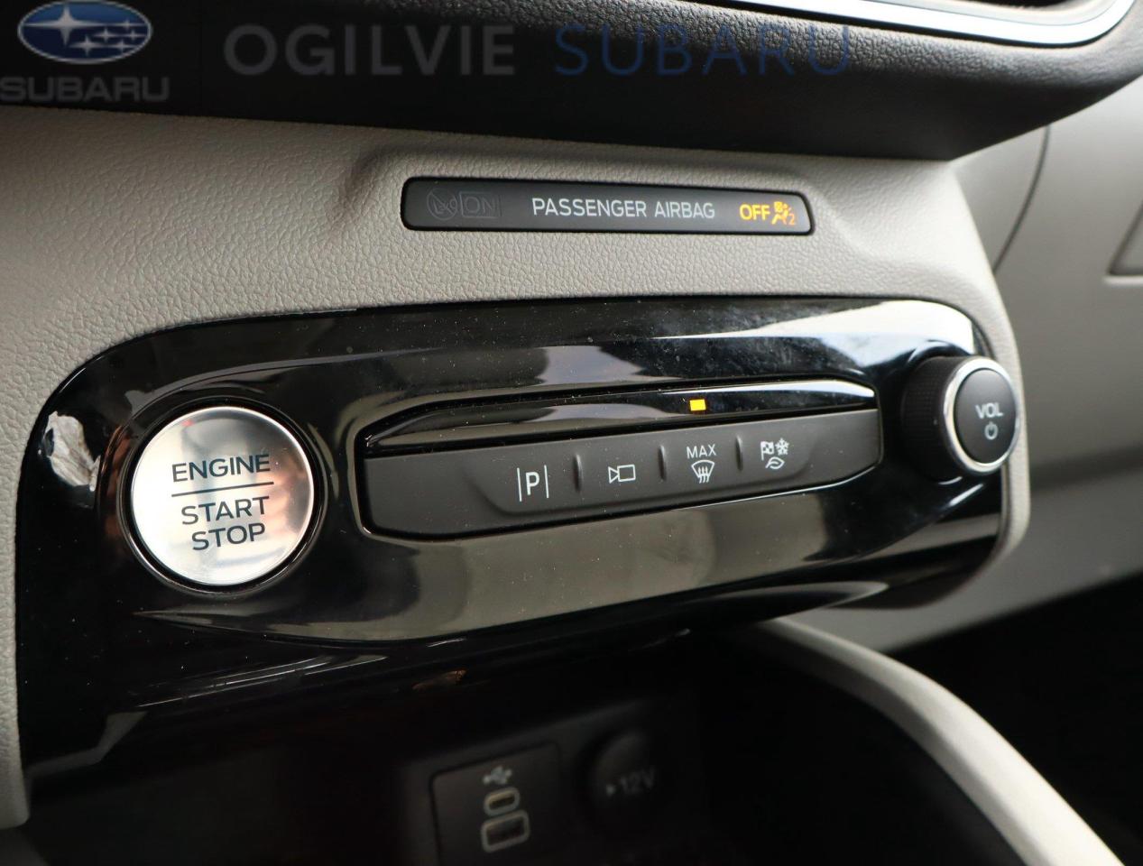 2025 Ford Escape PHEV 4dr Front-Wheel Drive Photo