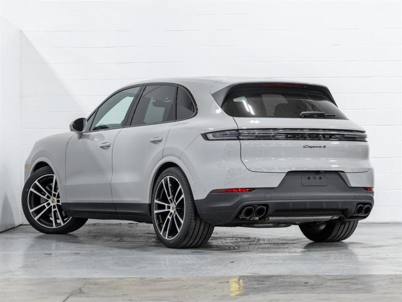 2025 Porsche Cayenne  Photo