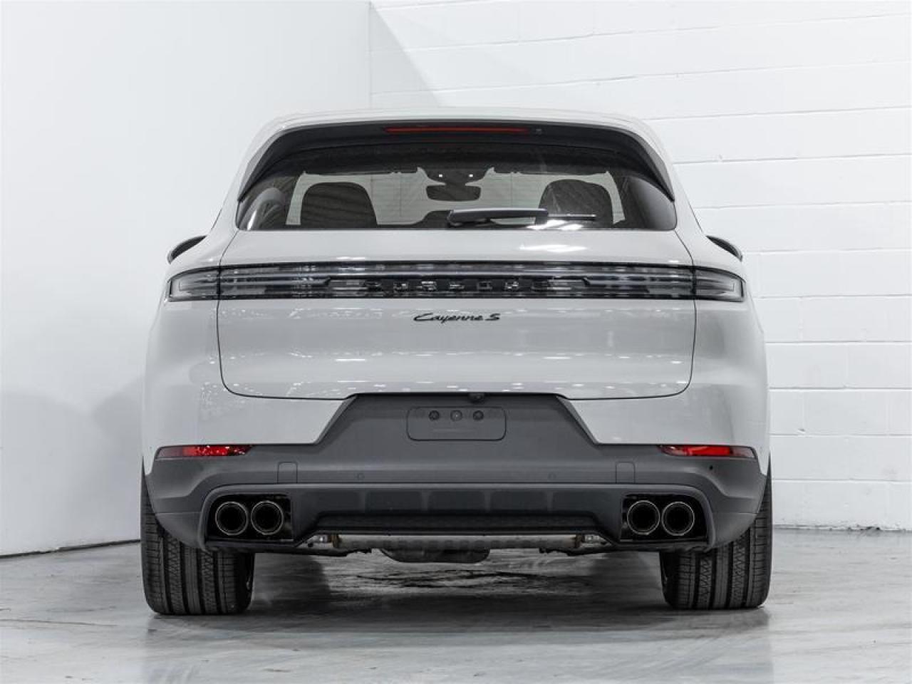 2025 Porsche Cayenne  Photo