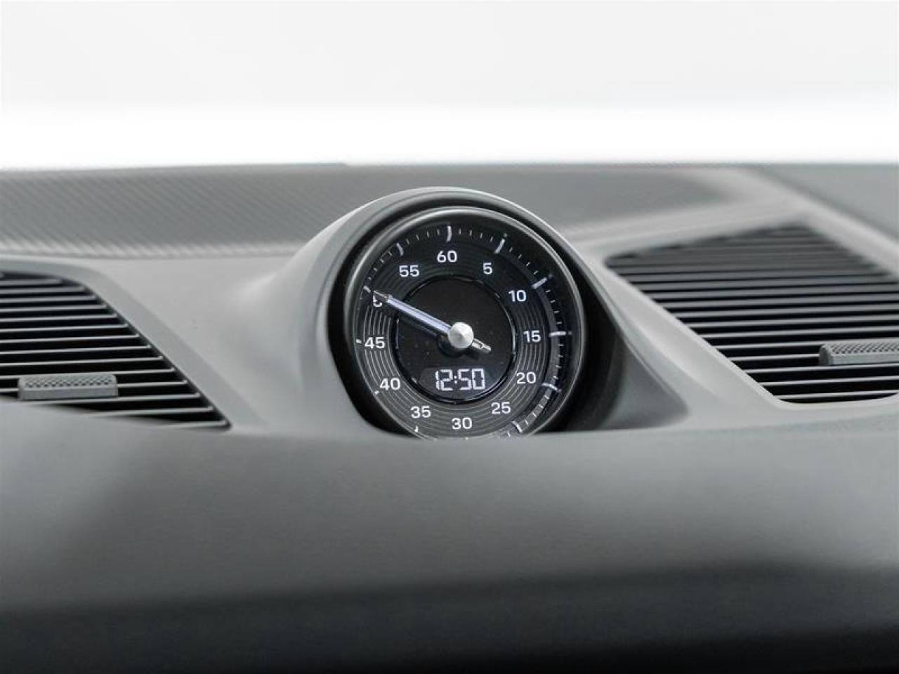 2025 Porsche Cayenne  Photo