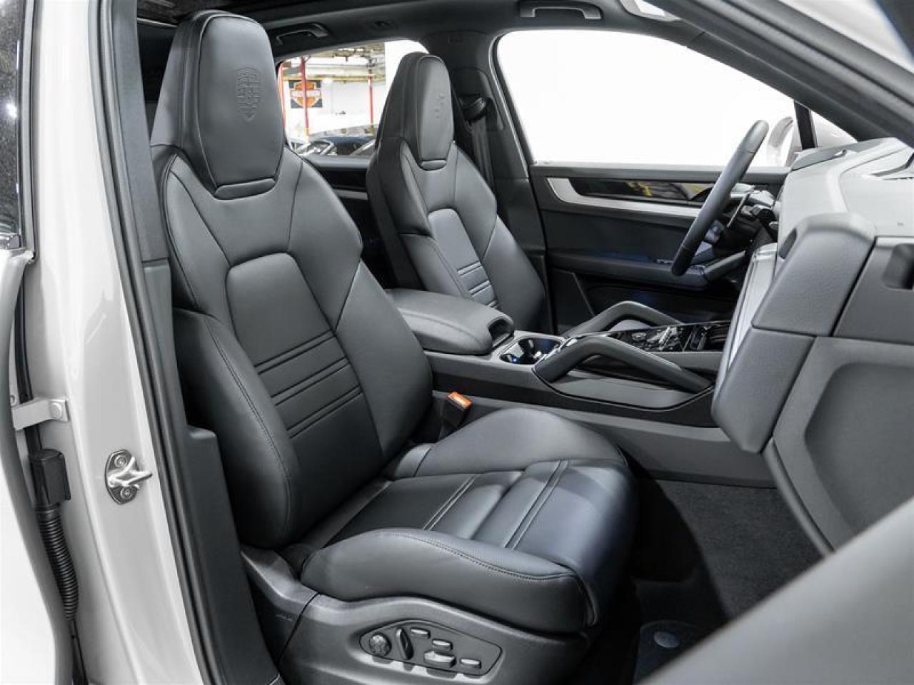 2025 Porsche Cayenne  Photo