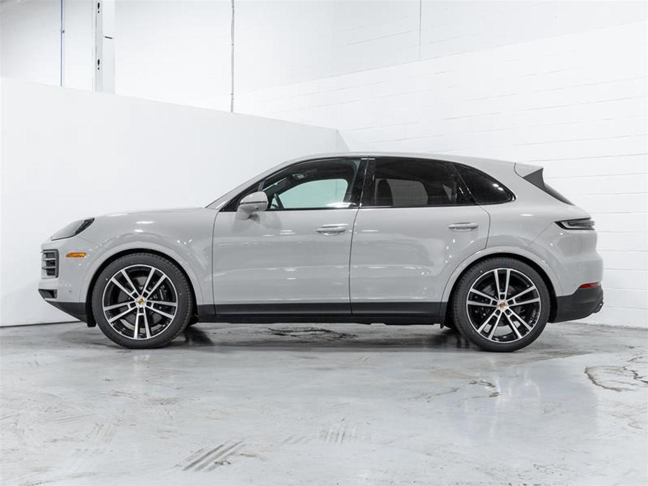 2025 Porsche Cayenne  Photo