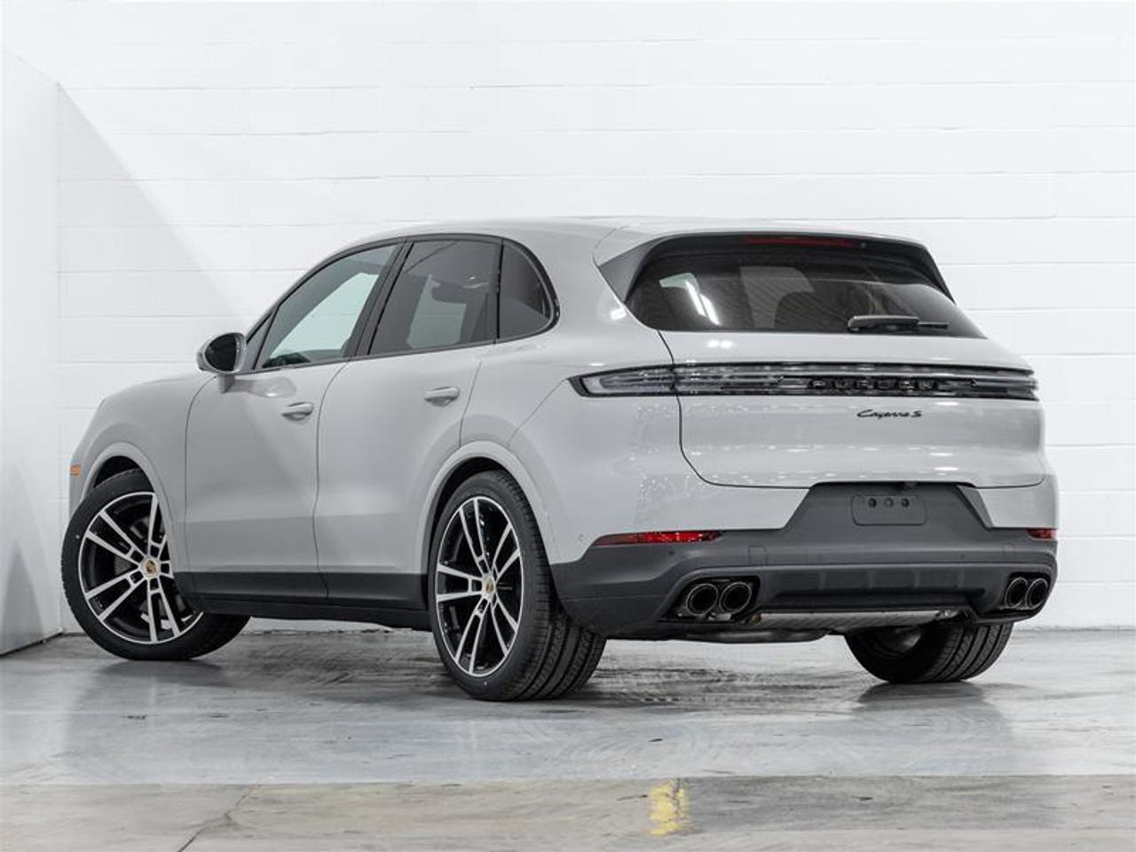 2025 Porsche Cayenne  Photo