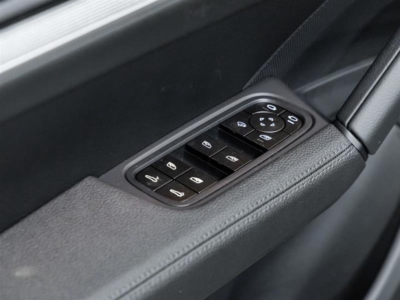 2025 Porsche Cayenne  Photo