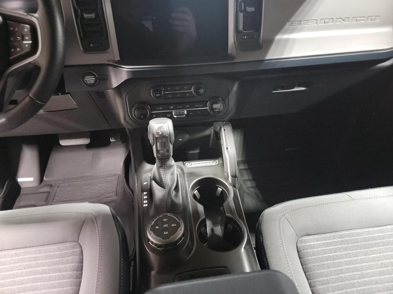 2023 Ford Bronco Outer Banks 4dr 4x4 Photo