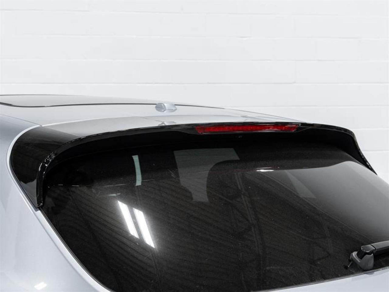 2025 Porsche Macan  Photo