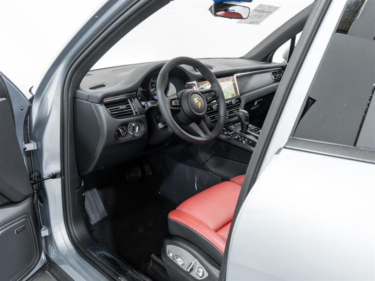 2025 Porsche Macan  Photo