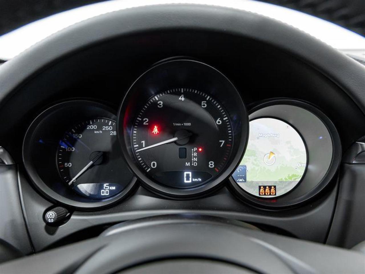 2025 Porsche Macan  Photo