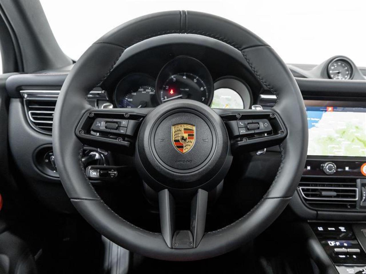 2025 Porsche Macan  Photo