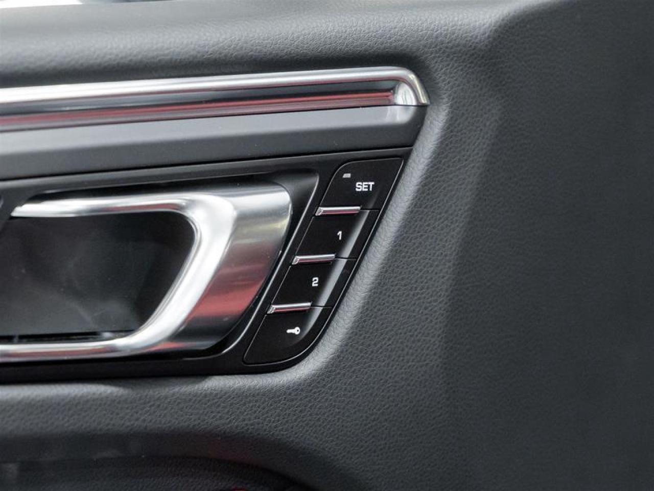 2025 Porsche Macan  Photo