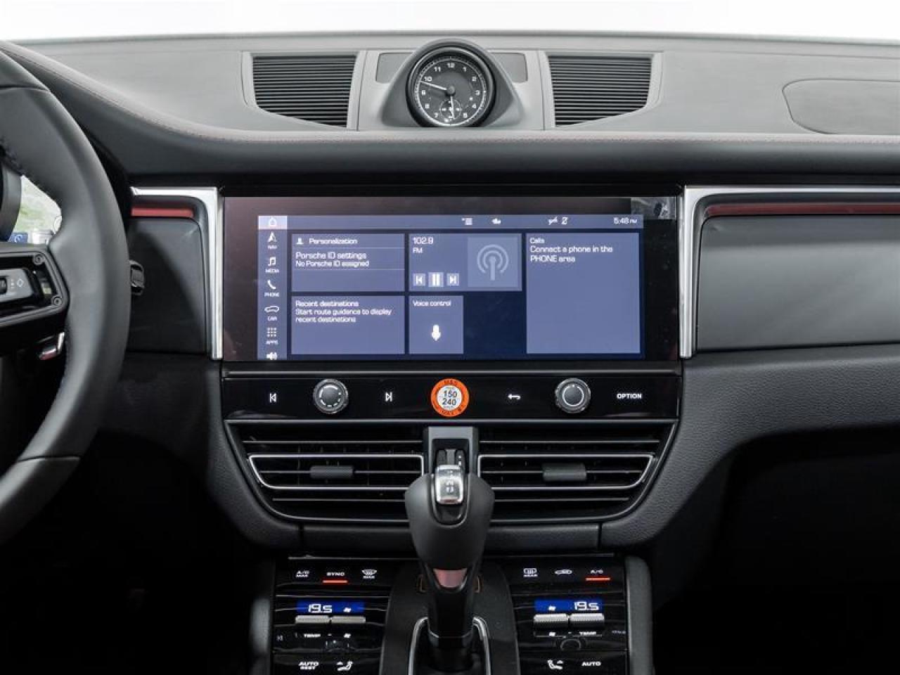 2025 Porsche Macan  Photo