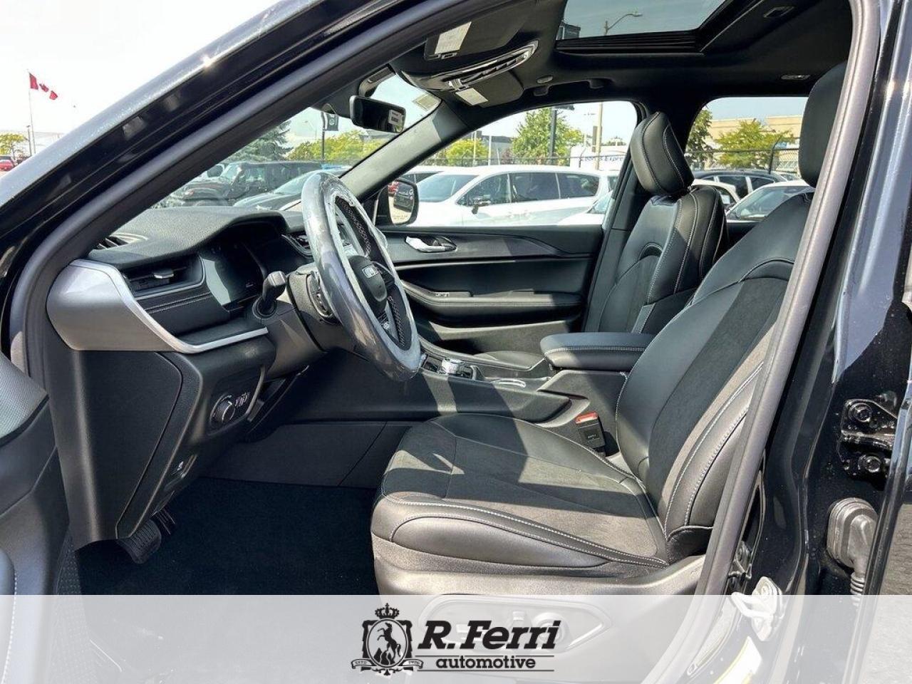 2025 Jeep Grand Cherokee Laredo 4dr 4x4 Photo