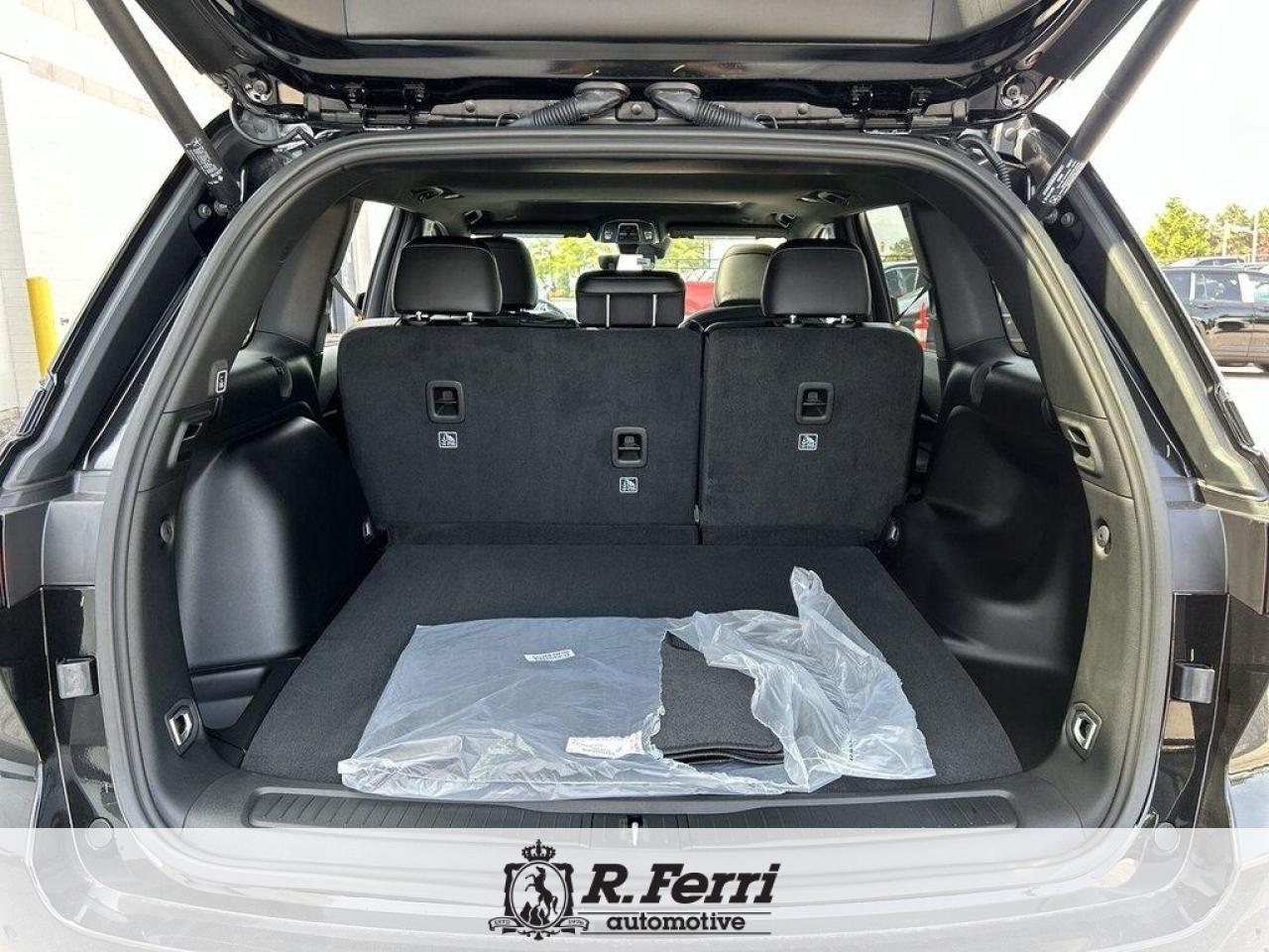 2025 Jeep Grand Cherokee Laredo 4dr 4x4 Photo