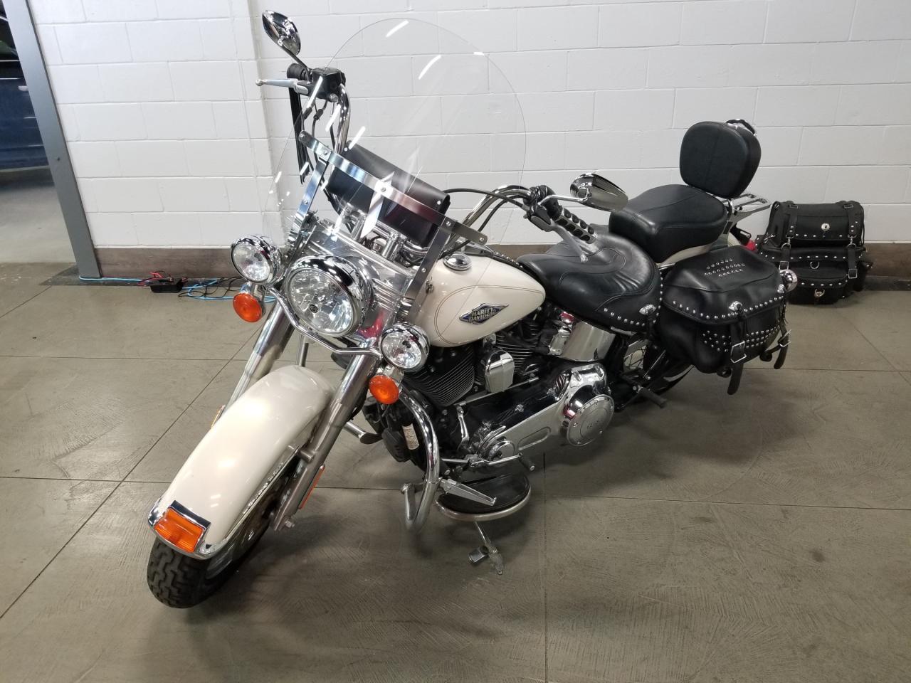 2015 Harley-Davidson HERITAGE SOFTAIL  Photo