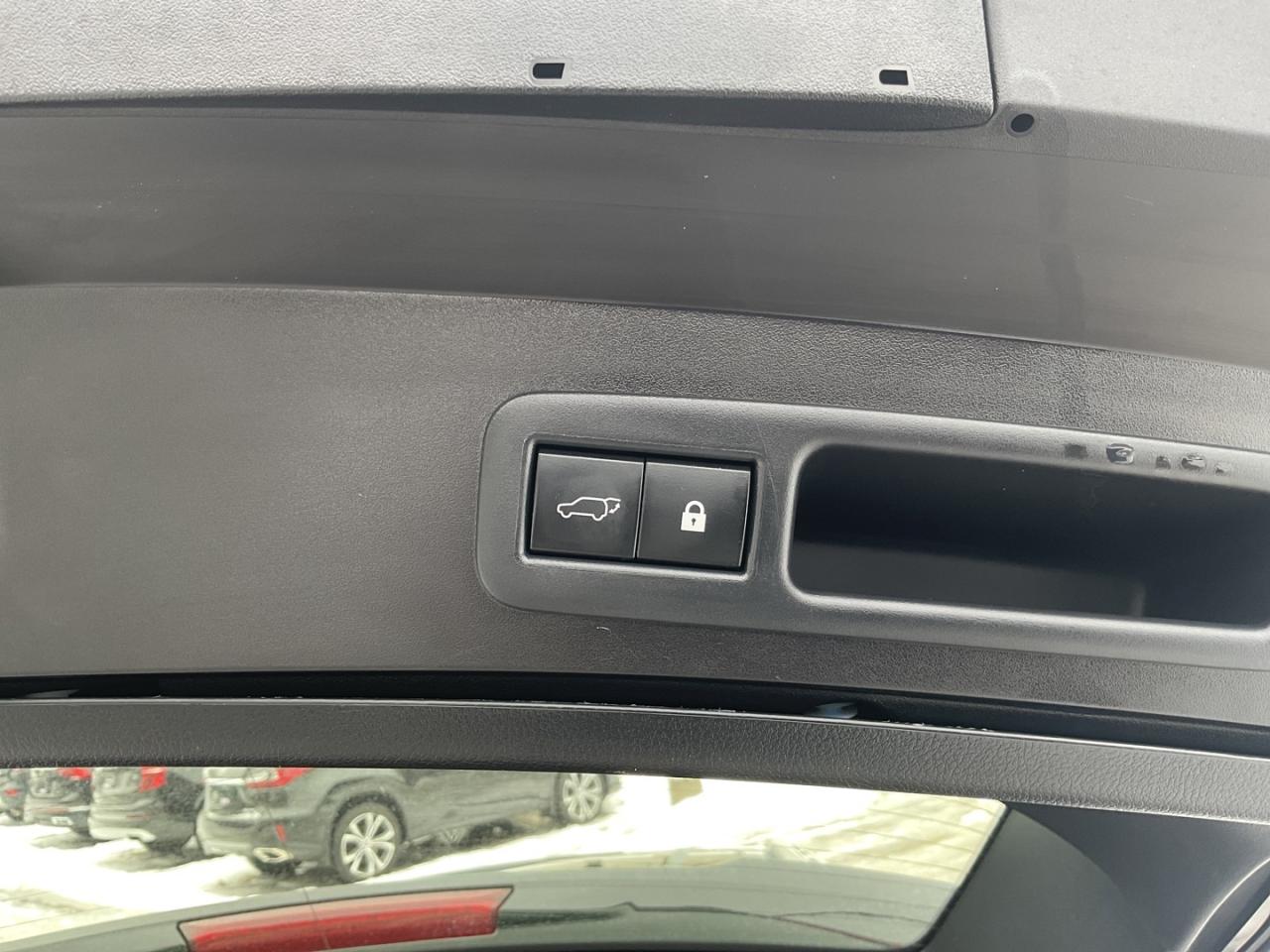 2020 Lexus UX 250H Luxury - LEATHER! NAV! BACK-UP CAM! BSM! HUD! Photo