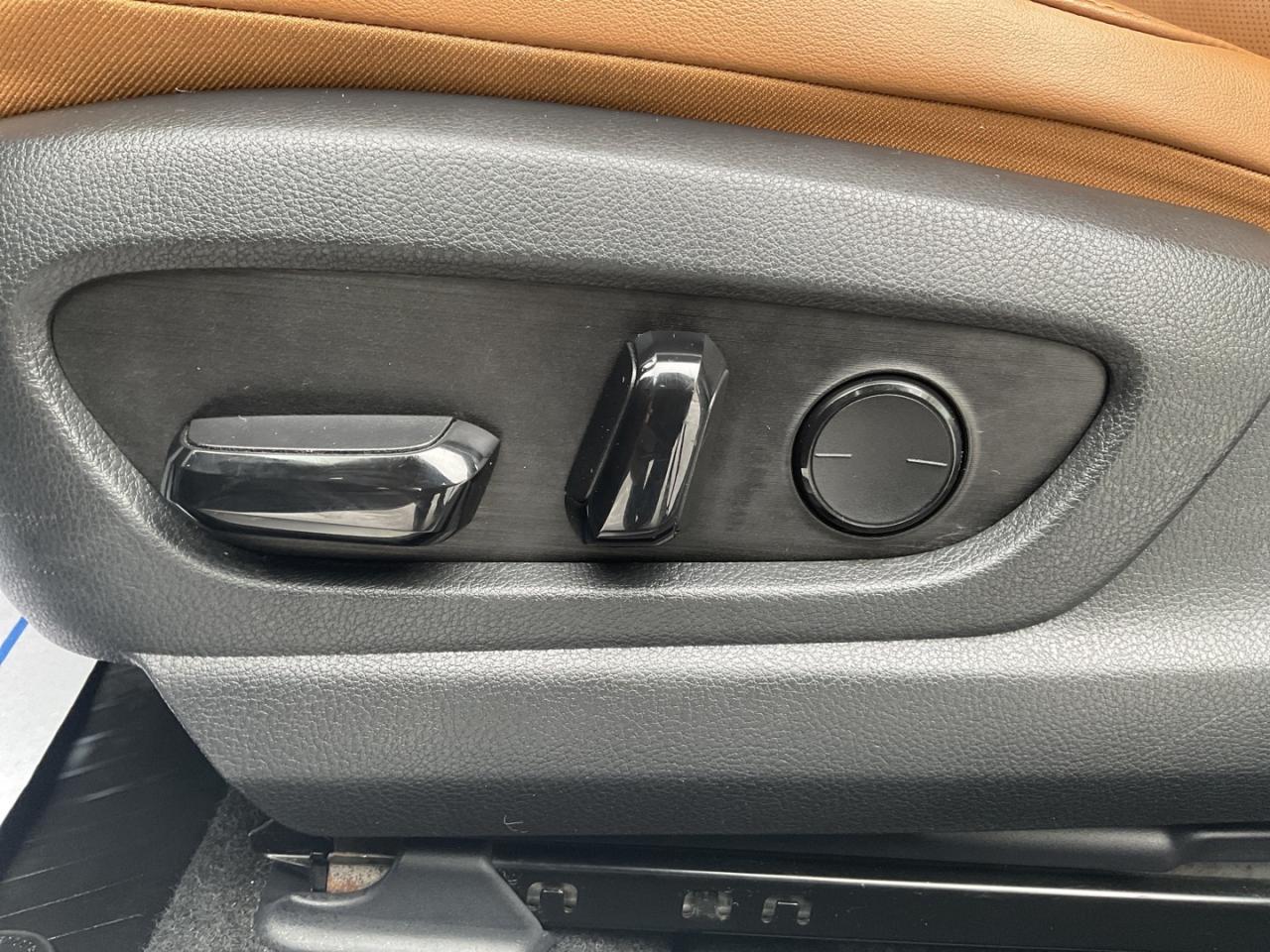 2020 Lexus UX 250H Luxury - LEATHER! NAV! BACK-UP CAM! BSM! HUD! Photo