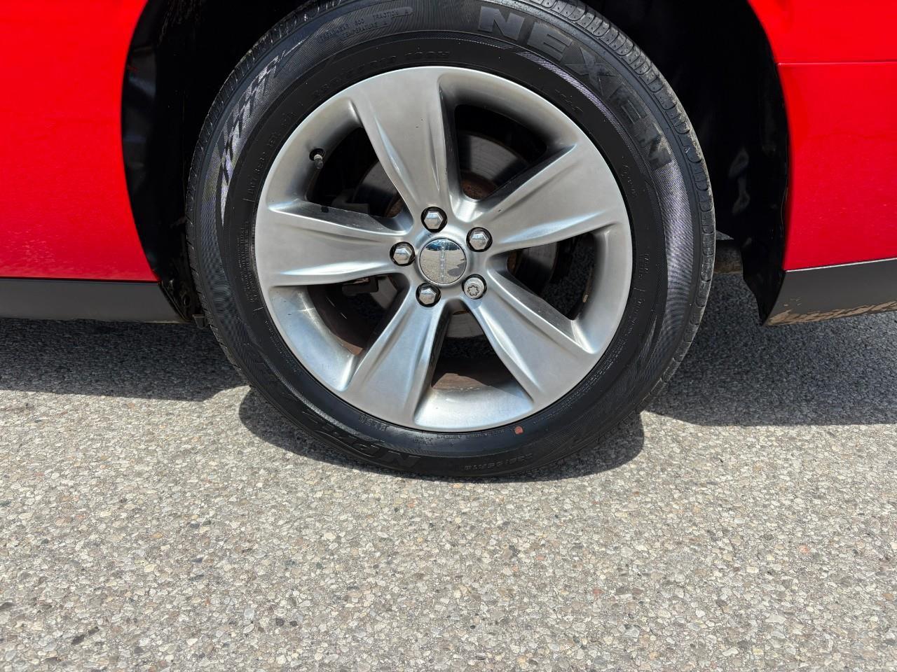 2016 Dodge Challenger SXT 2dr Coupe Photo