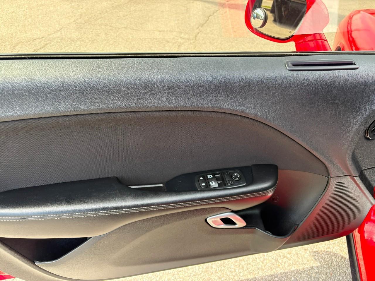 2016 Dodge Challenger SXT 2dr Coupe Photo