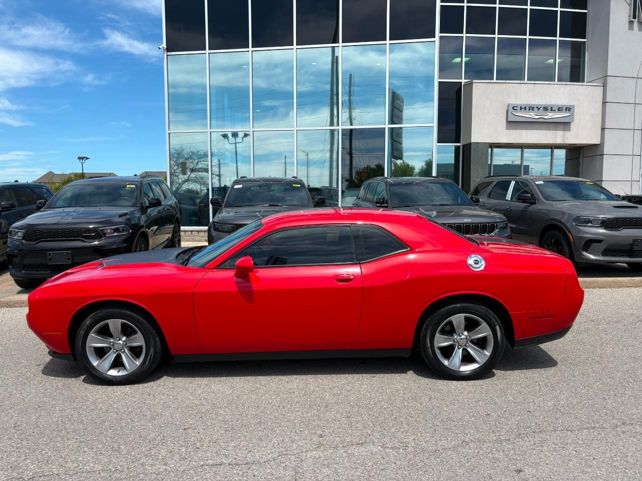 2016 Dodge Challenger SXT 2dr Coupe Photo2