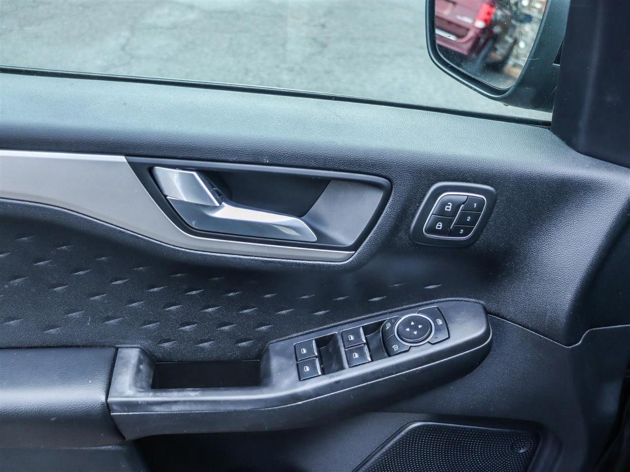 2020 Ford Escape SEL 4dr All-Wheel Drive Photo